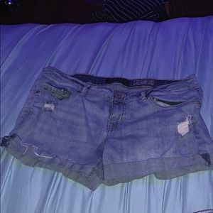 Aeropostale’s jean shorts wore only three times.